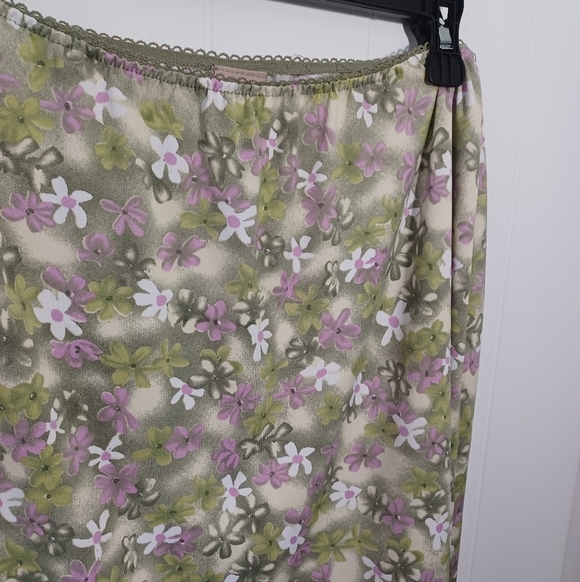Vintage Floral Skirt - Picture 2 of 6